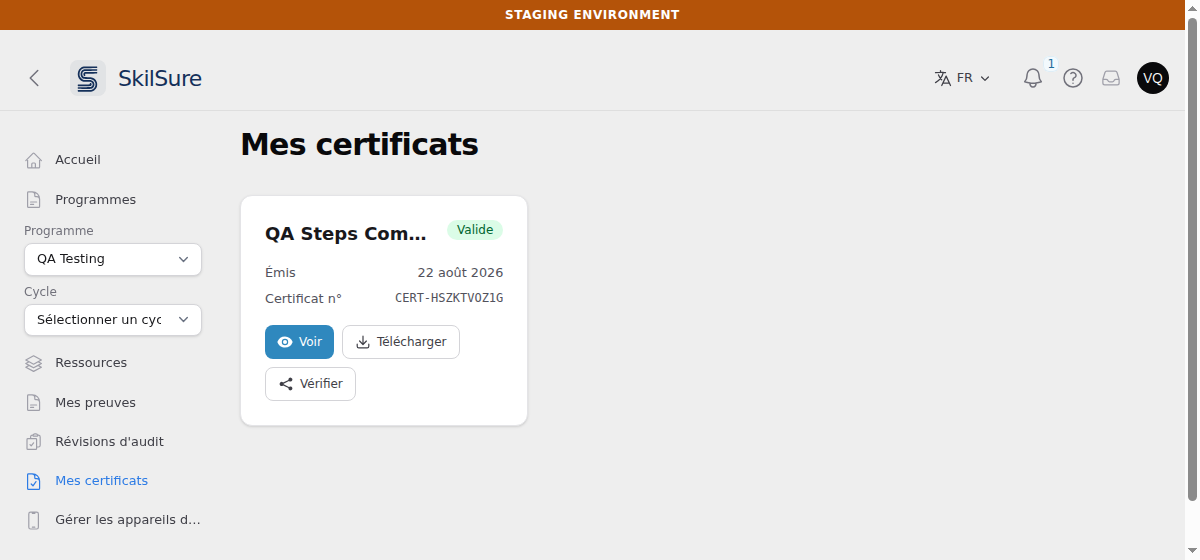 My Certificates in French, showing one certificate card labelled Valide with "Émis  22 août 2026" and "Certificat n°  CERT-HSZKTVOZ1G".